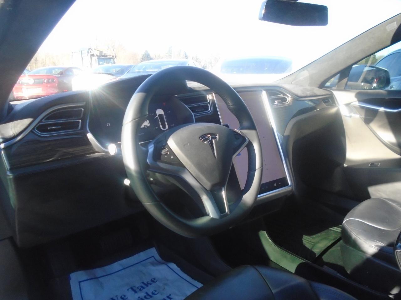 2014 Tesla Model S Model S 60 325KM FULL CHARGE RWD - Photo #11