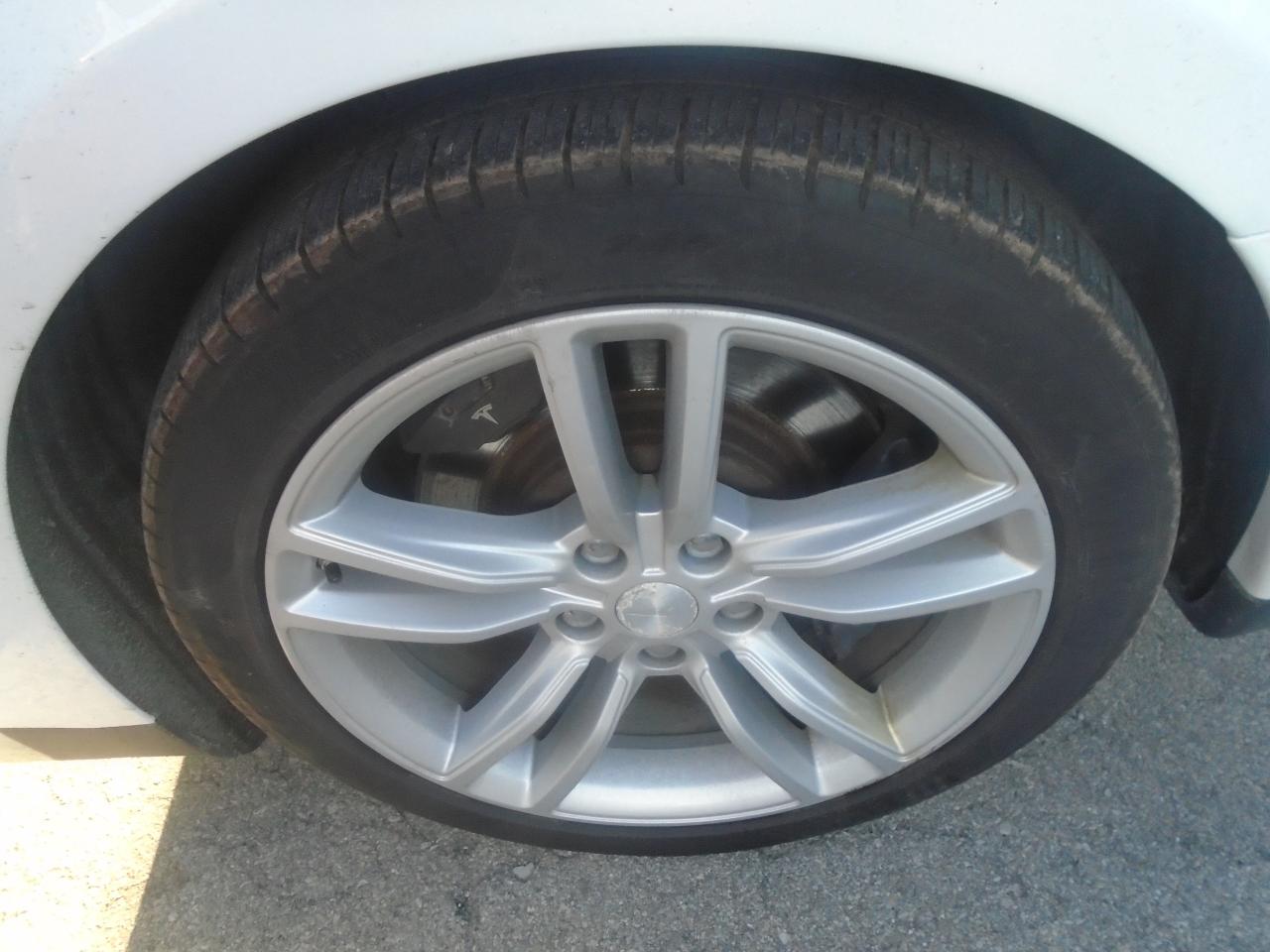 2014 Tesla Model S Model S 60 325KM FULL CHARGE RWD - Photo #36