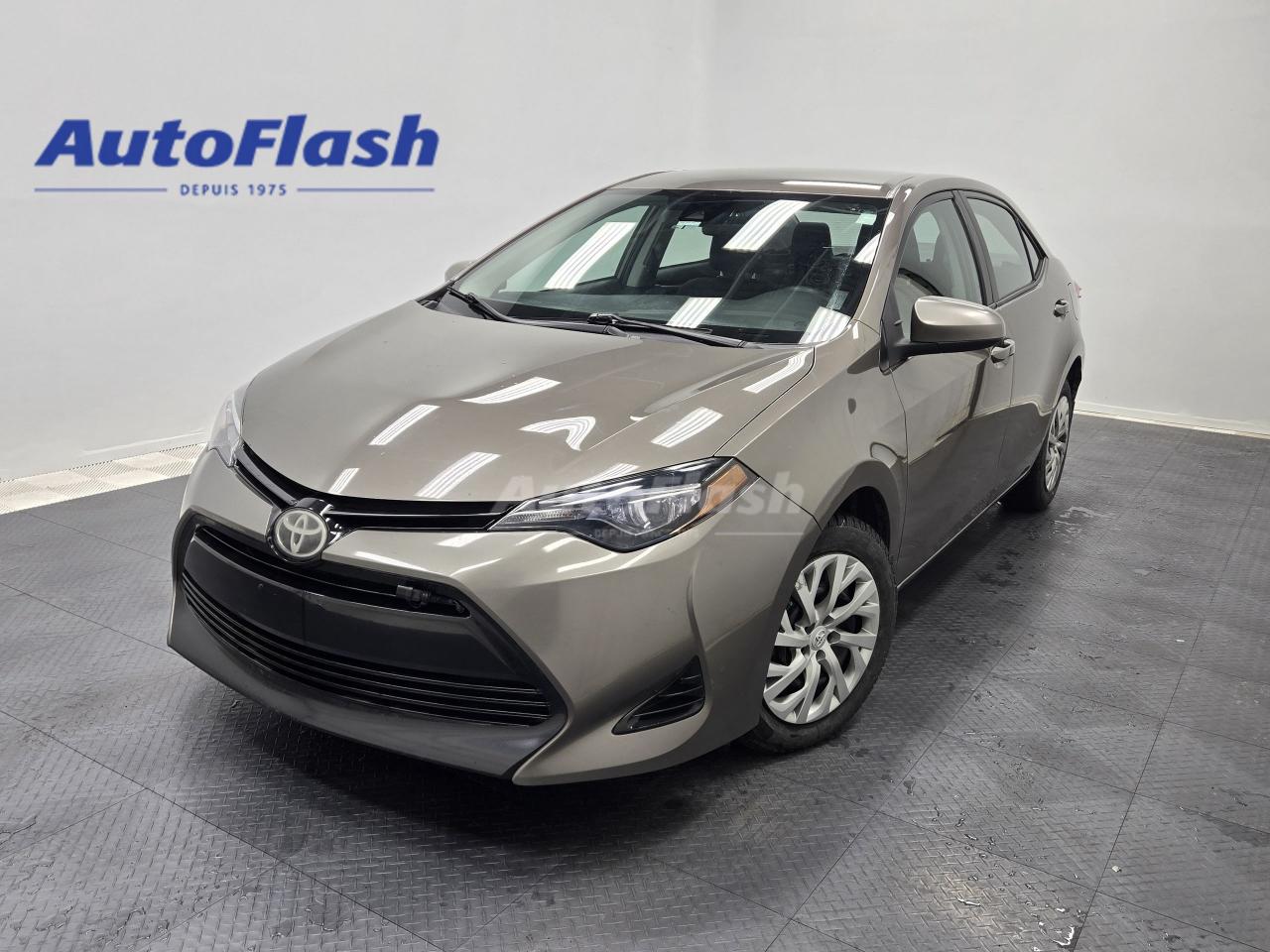 Used 2017 Toyota Corolla LE, CAMERA, BLUETOOTH, SIÈGES CHAUFFANTS for sale in Saint-Hubert, QC