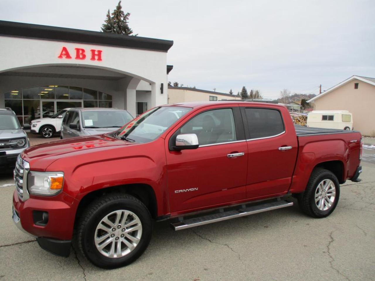 Used 2016 GMC Canyon SLT crew cab 4X4 for sale in Grand Forks, BC