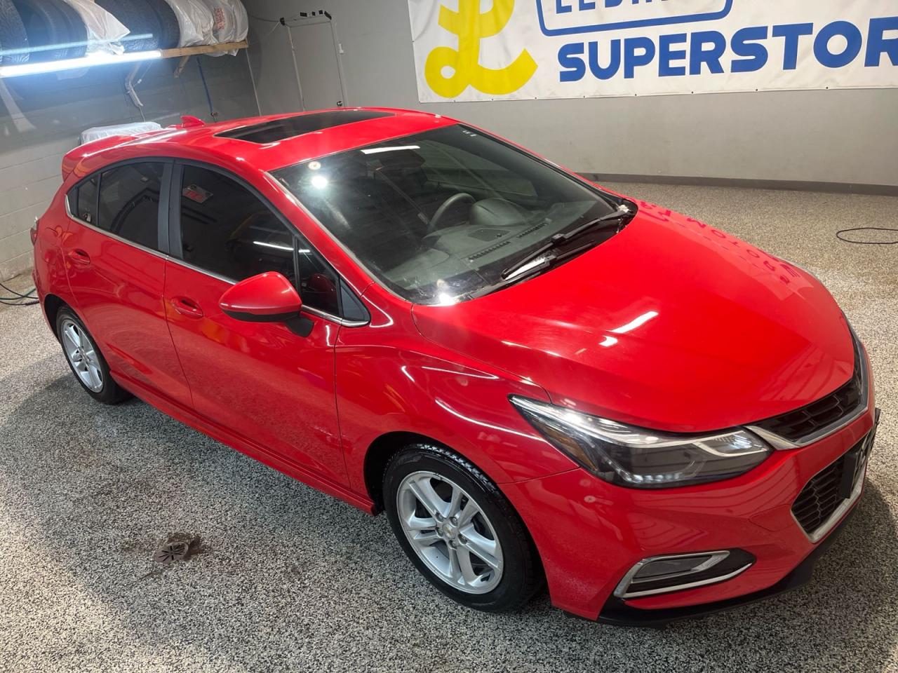 Used 2017 Chevrolet Cruze LT * RallySport * Power Sunroof * Remote Start * Backup Camera * Rear Parking Sensors * Blind Spot Assist * Apple CarPlay/ Android Auto * Bose Premium for sale in Cambridge, ON