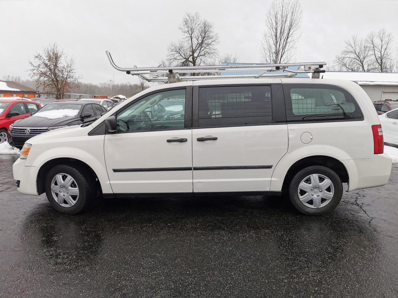 2010 Dodge Grand Caravan CARGO - Photo #2