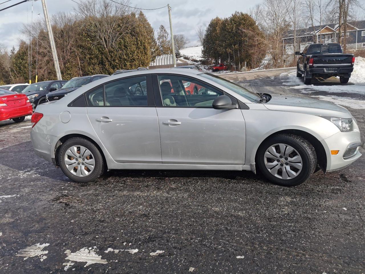 2016 Chevrolet Cruze Limited LS - Photo #6