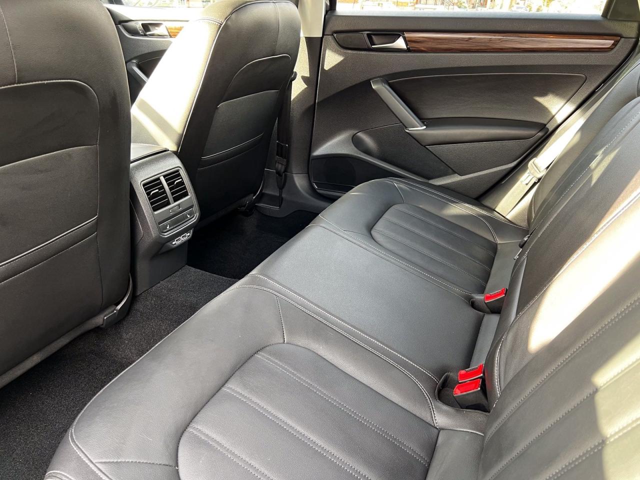 2020 Volkswagen Passat Execline - Photo #22