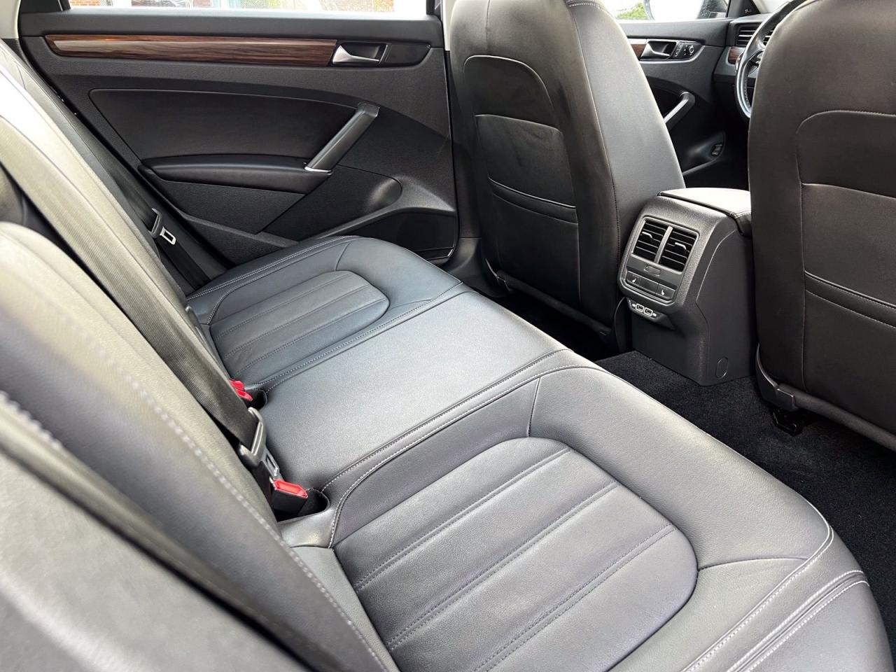 2020 Volkswagen Passat Execline - Photo #27