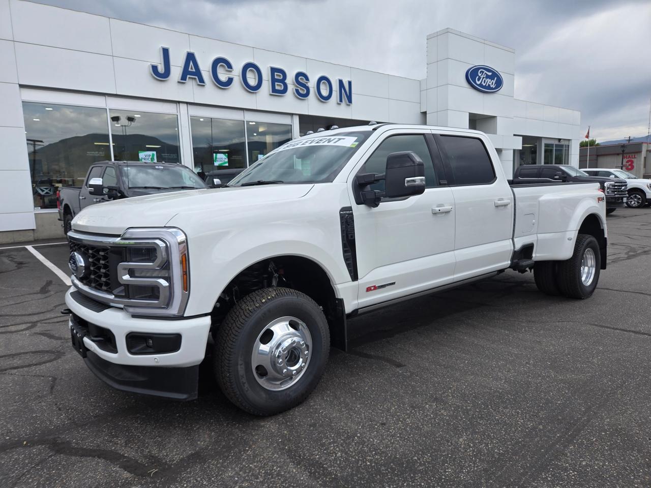 2025 Ford F-350 Super Duty DRW Platinum Photo0