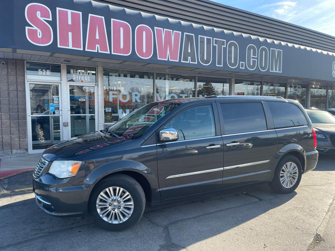 Used 2012 Chrysler Town & Country LIMITED|LEATHER|POWER LIDING DOORS|HEATED SEATS for sale in Welland, ON