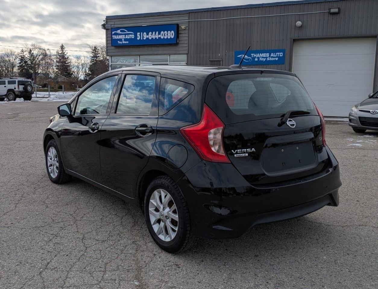 2017 Nissan Versa Note 5dr HB Auto 1.6 SV - Photo #3