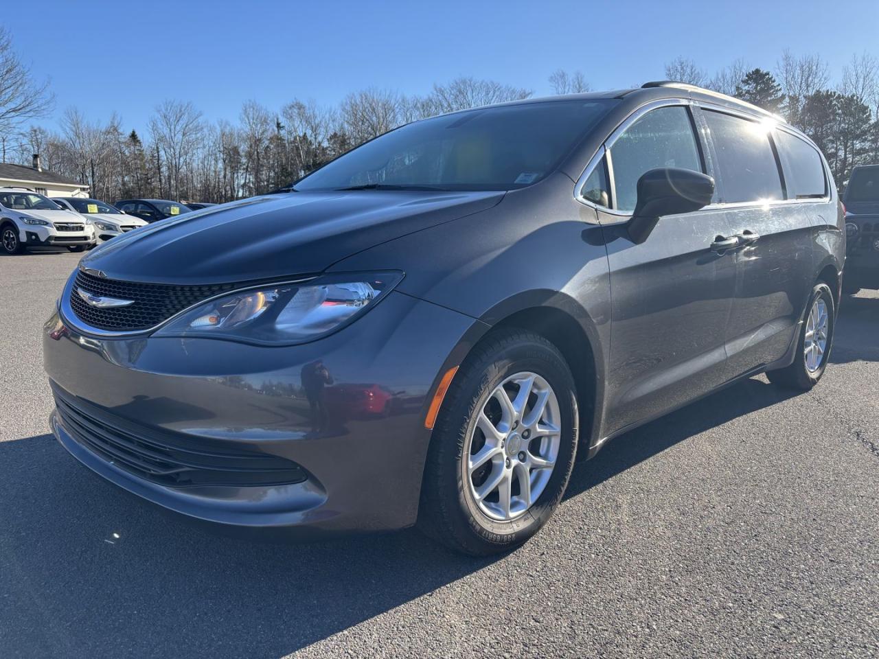 Used 2018 Chrysler Pacifica LX / 7 PASSENGER / TOUCH SCREEN ENTERTAINMENT / PUSH BUTTON START for sale in Truro, NS