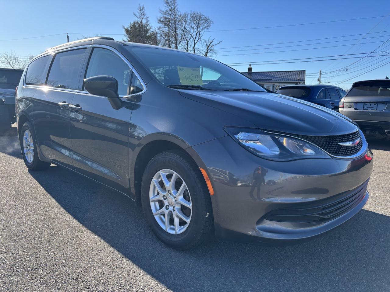 Used 2018 Chrysler Pacifica LX / 7 PASSENGER / TOUCH SCREEN ENTERTAINMENT / PUSH BUTTON START / APPLE CARPLAY & ANDROID AUTO for sale in Truro, NS