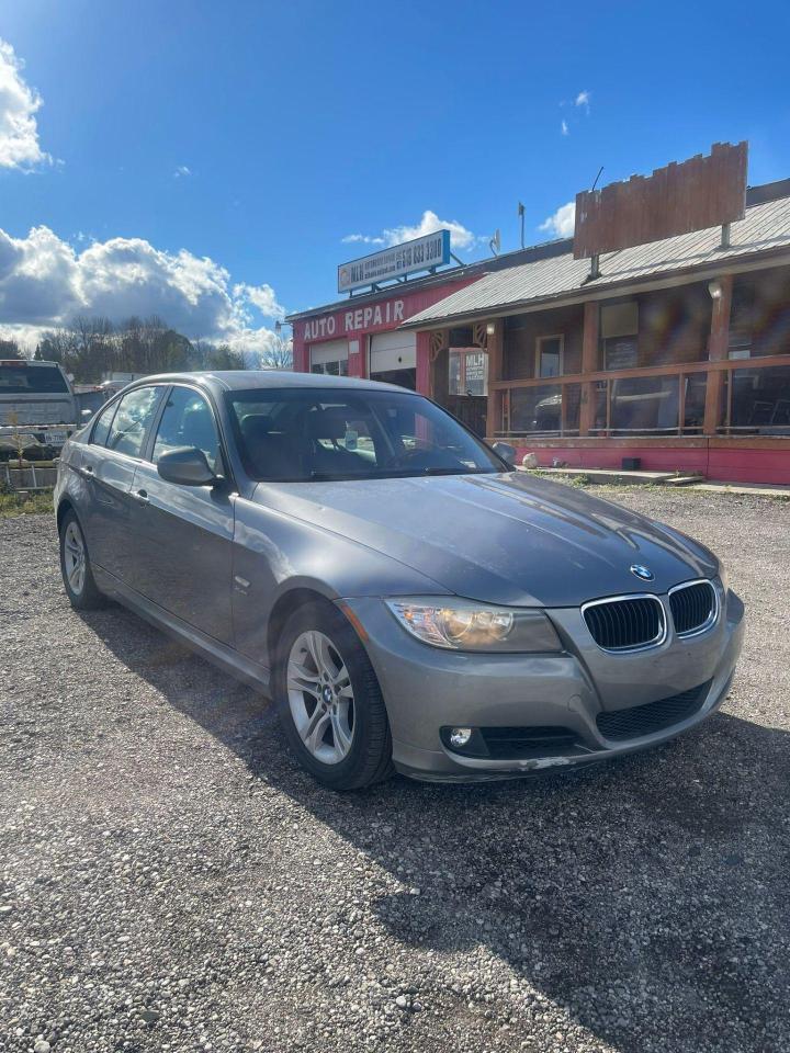 2011 BMW 3 Series 4dr Sdn 328i xDrive AWD Classic Ed - Photo #9
