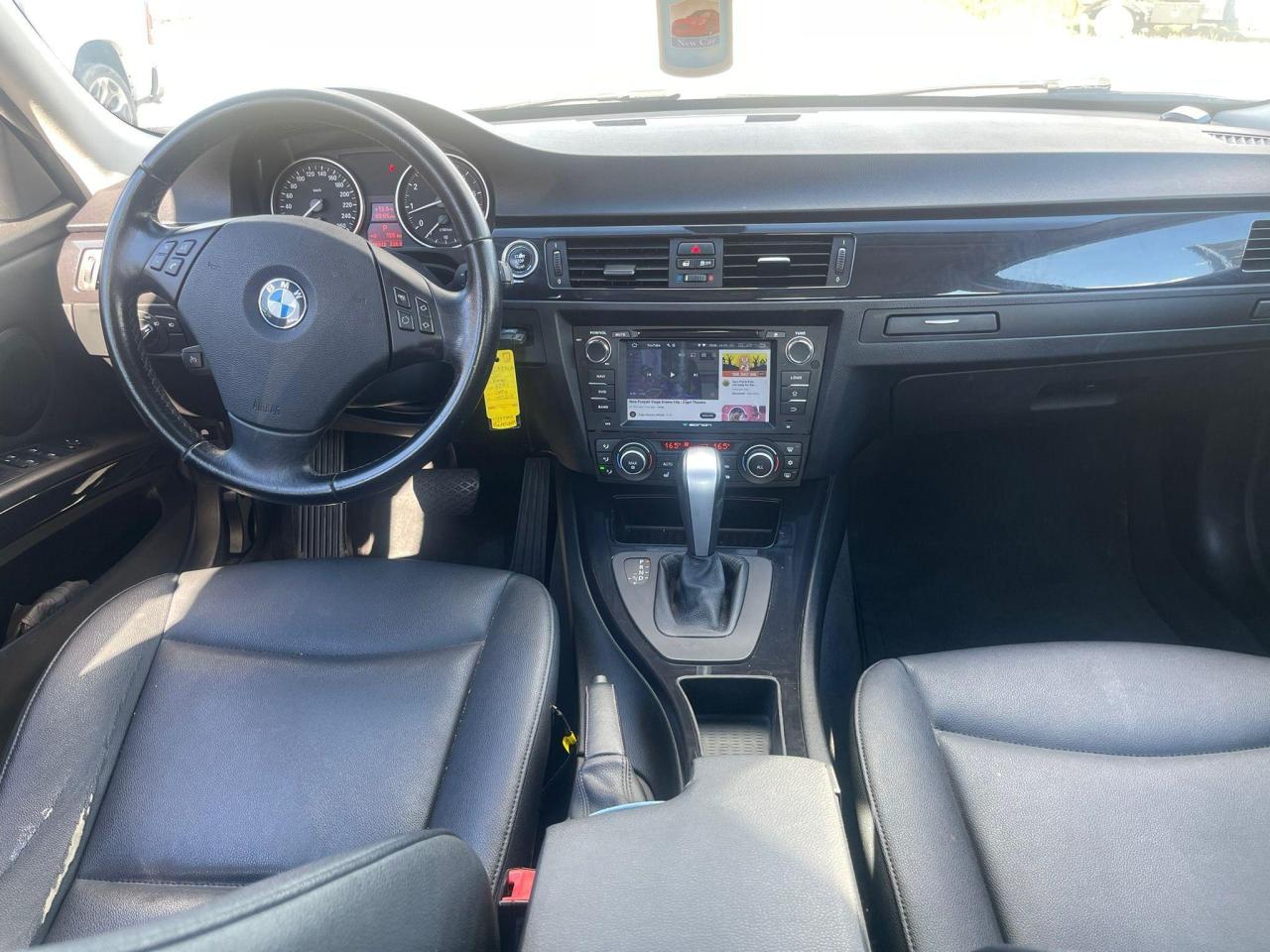 2011 BMW 3 Series 4dr Sdn 328i xDrive AWD Classic Ed - Photo #10