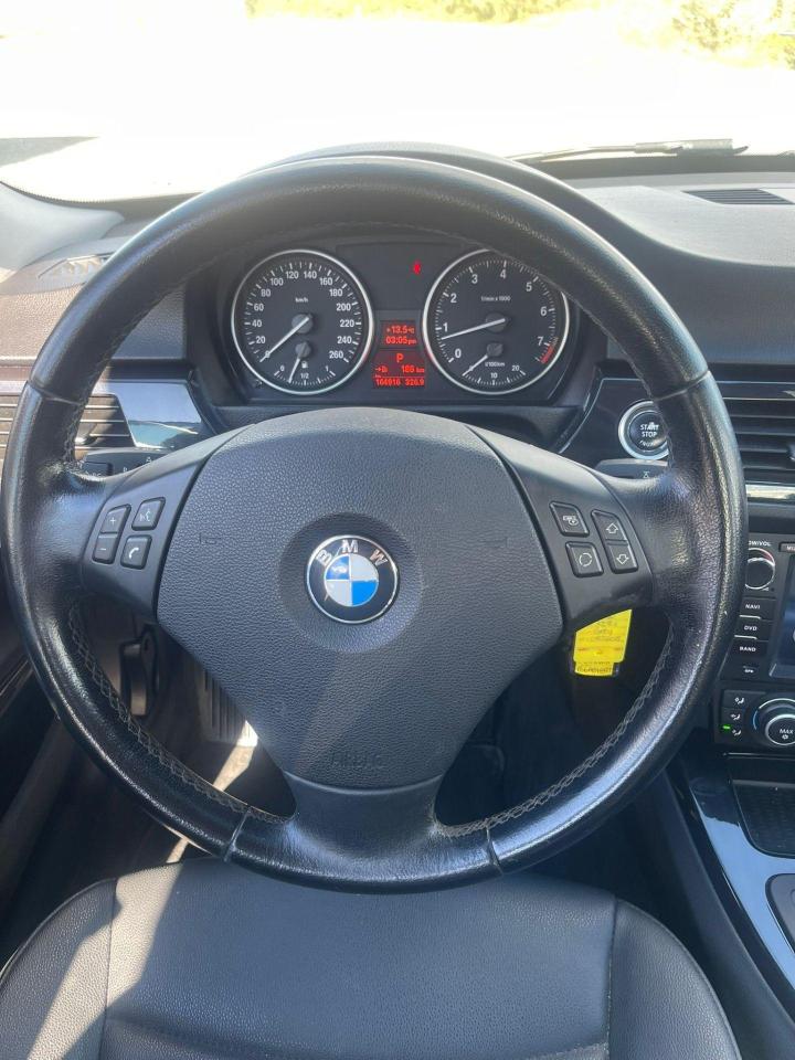 2011 BMW 3 Series 4dr Sdn 328i xDrive AWD Classic Ed - Photo #14