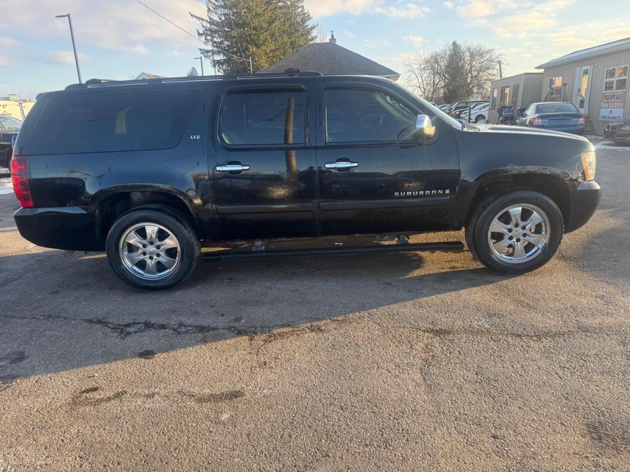 2007 Chevrolet Suburban LTZ, 4X4, 7 PASSENGER, V8, LEATHER, LOADED, AS IS - Photo #6