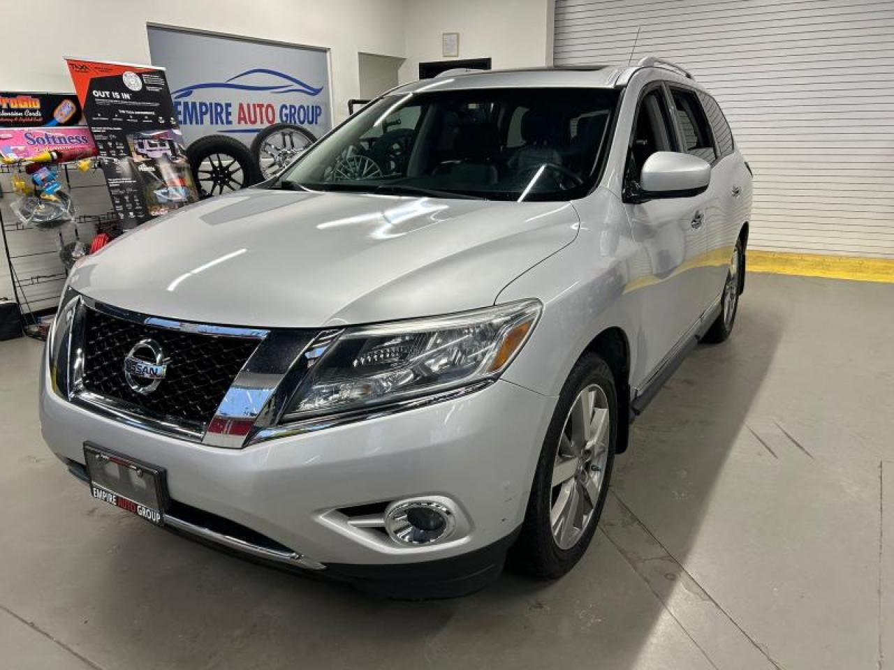 Used 2015 Nissan Pathfinder SL for sale in London, ON