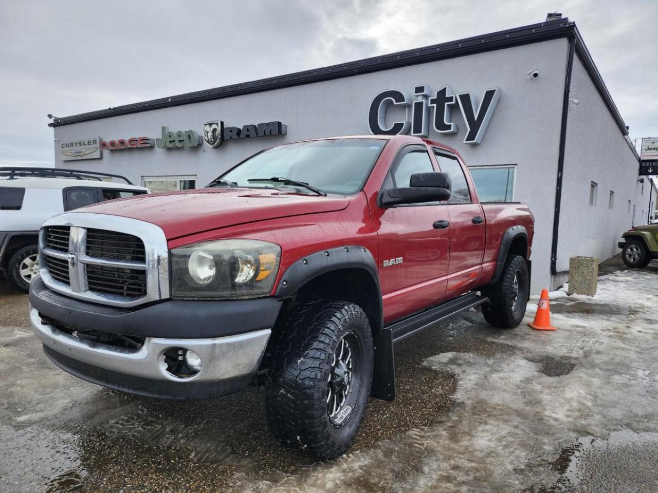 Used 2008 Dodge Ram 1500 Cabine quad 4RM, 140,5 po ST for sale in Medicine Hat, AB