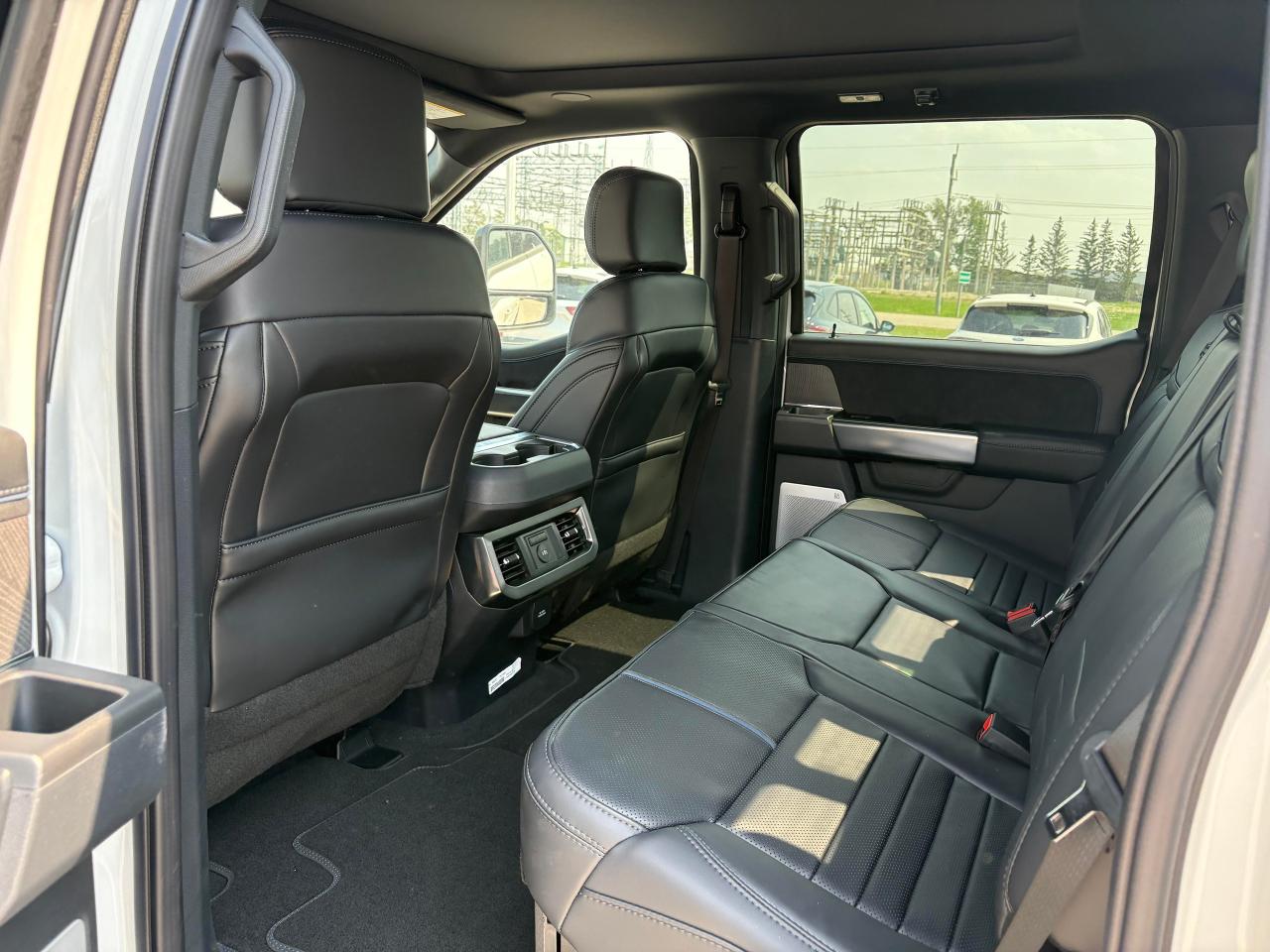 2025 Ford F-350 Super Duty SRW PLATINUM 4WD CREW CAB 6.75' BOX Photo5