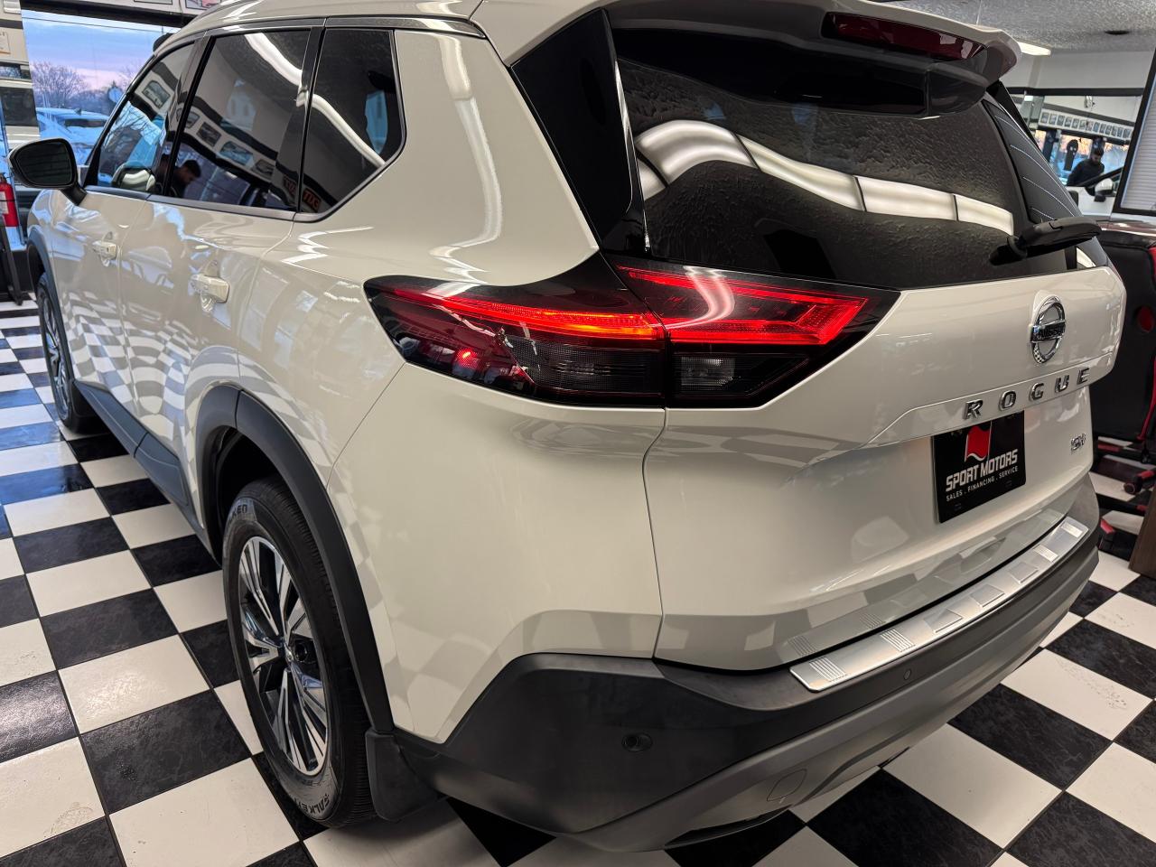 2021 Nissan Rogue SV Moonroof+BSM+Adaptive Cruise+CLEAN CARFAX - Photo #37