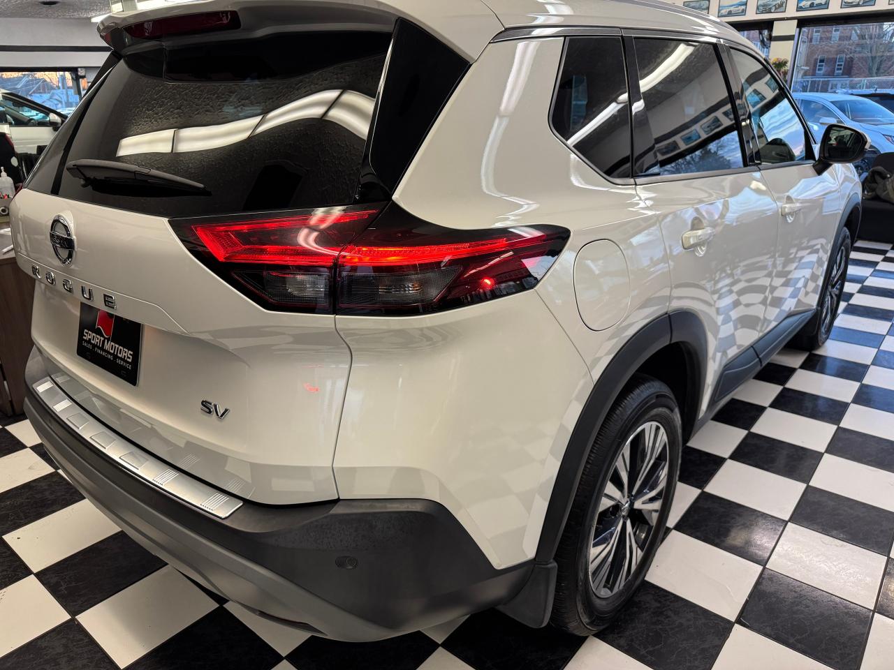 2021 Nissan Rogue SV Moonroof+BSM+Adaptive Cruise+CLEAN CARFAX - Photo #38