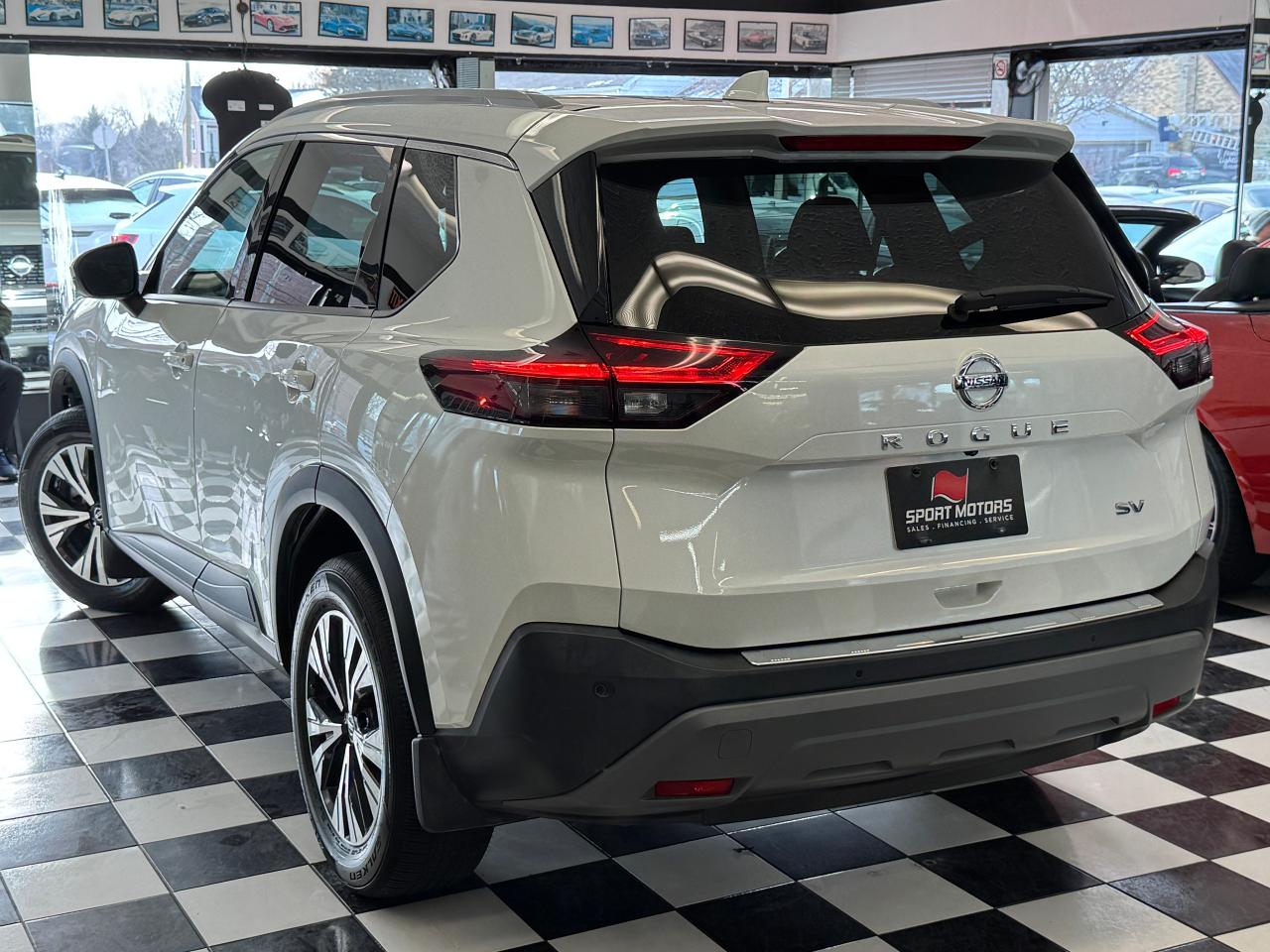 2021 Nissan Rogue SV Moonroof+BSM+Adaptive Cruise+CLEAN CARFAX - Photo #16