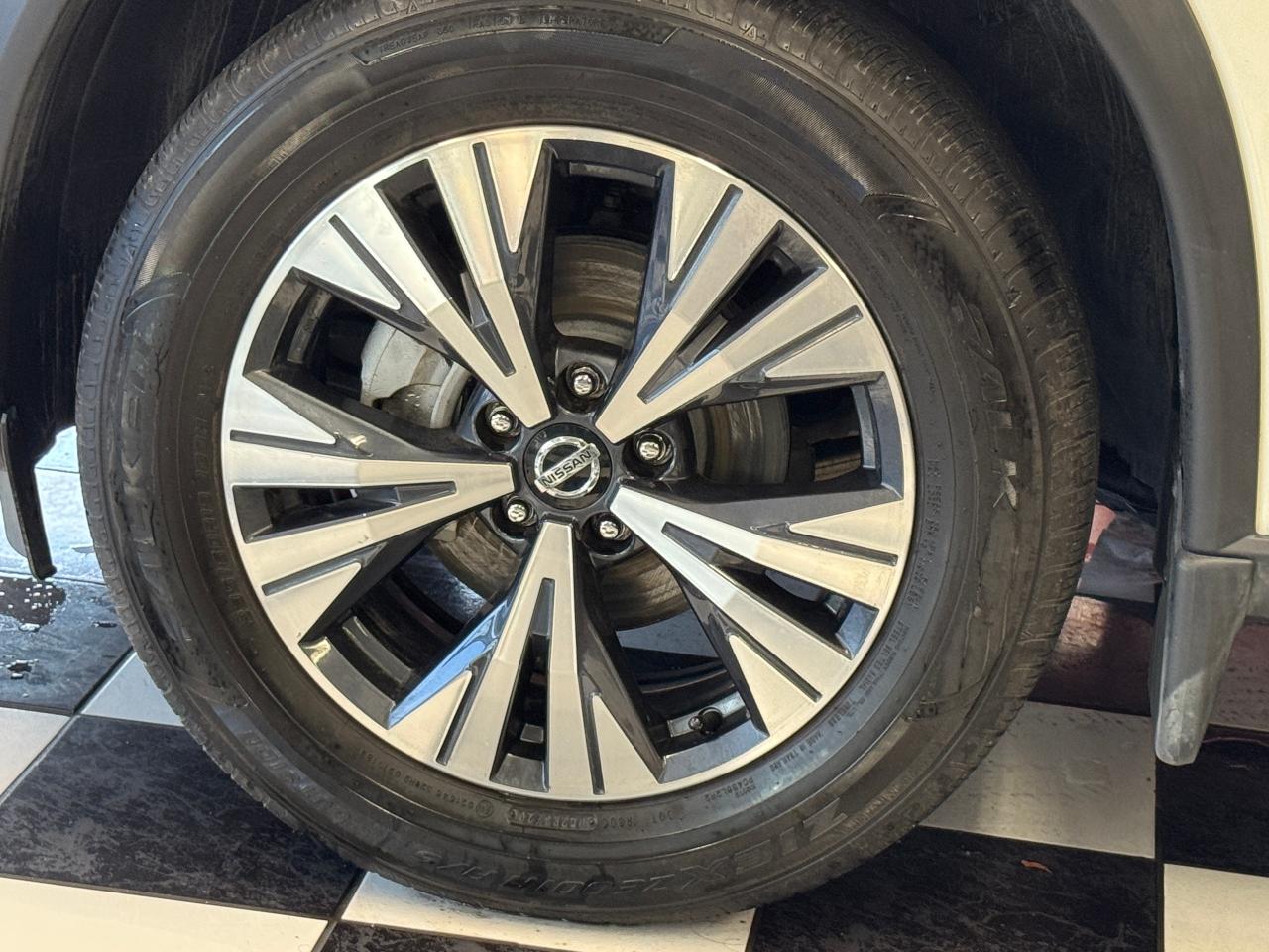 2021 Nissan Rogue SV Moonroof+BSM+Adaptive Cruise+CLEAN CARFAX - Photo #52