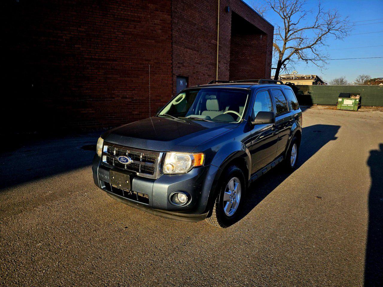 Used 2010 Ford Escape FWD 4dr I4 Auto XLT for sale in Burlington, ON