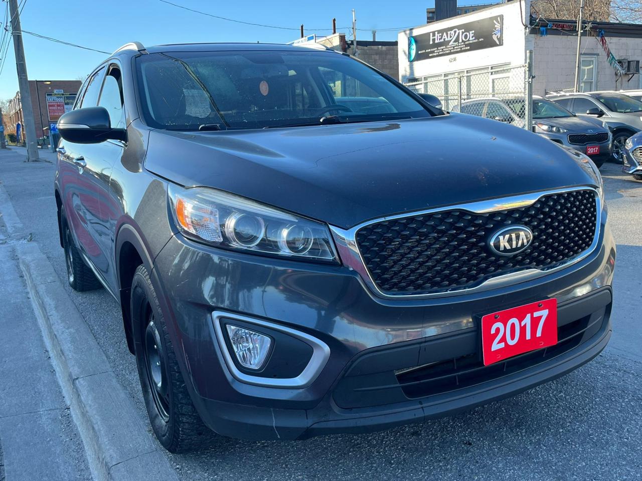 2017 Kia Sorento LX - Sunroof  - Heated Seats - Backup cam