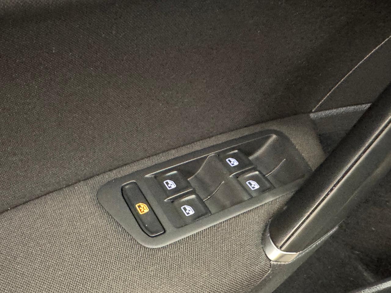 2019 Volkswagen Golf Comfortline+ApplePlay+Camera+Tinted+CLEAN CARFAX - Photo #38