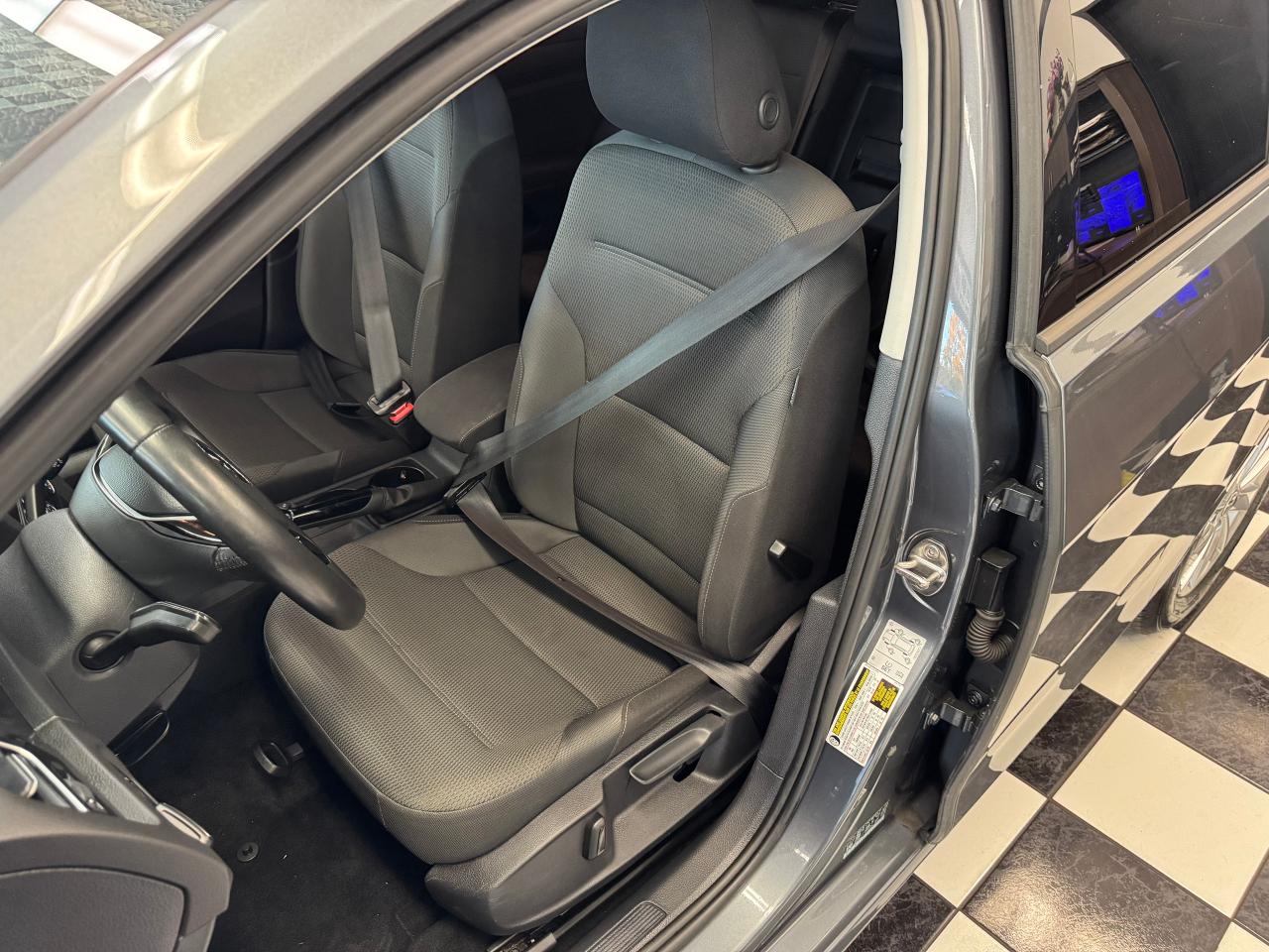 2019 Volkswagen Golf Comfortline+ApplePlay+Camera+Tinted+CLEAN CARFAX - Photo #17