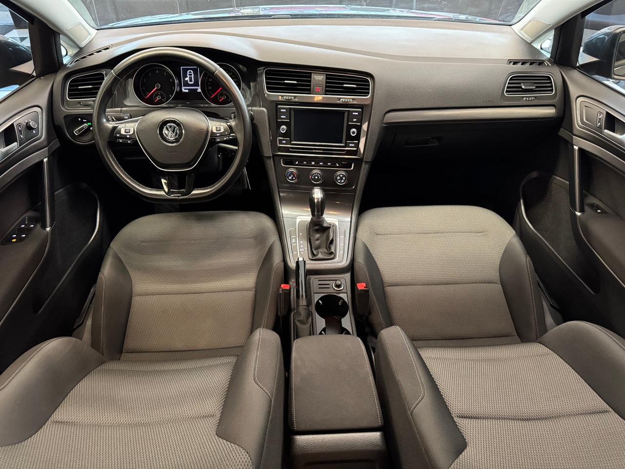 2019 Volkswagen Golf Comfortline+ApplePlay+Camera+Tinted+CLEAN CARFAX - Photo #2
