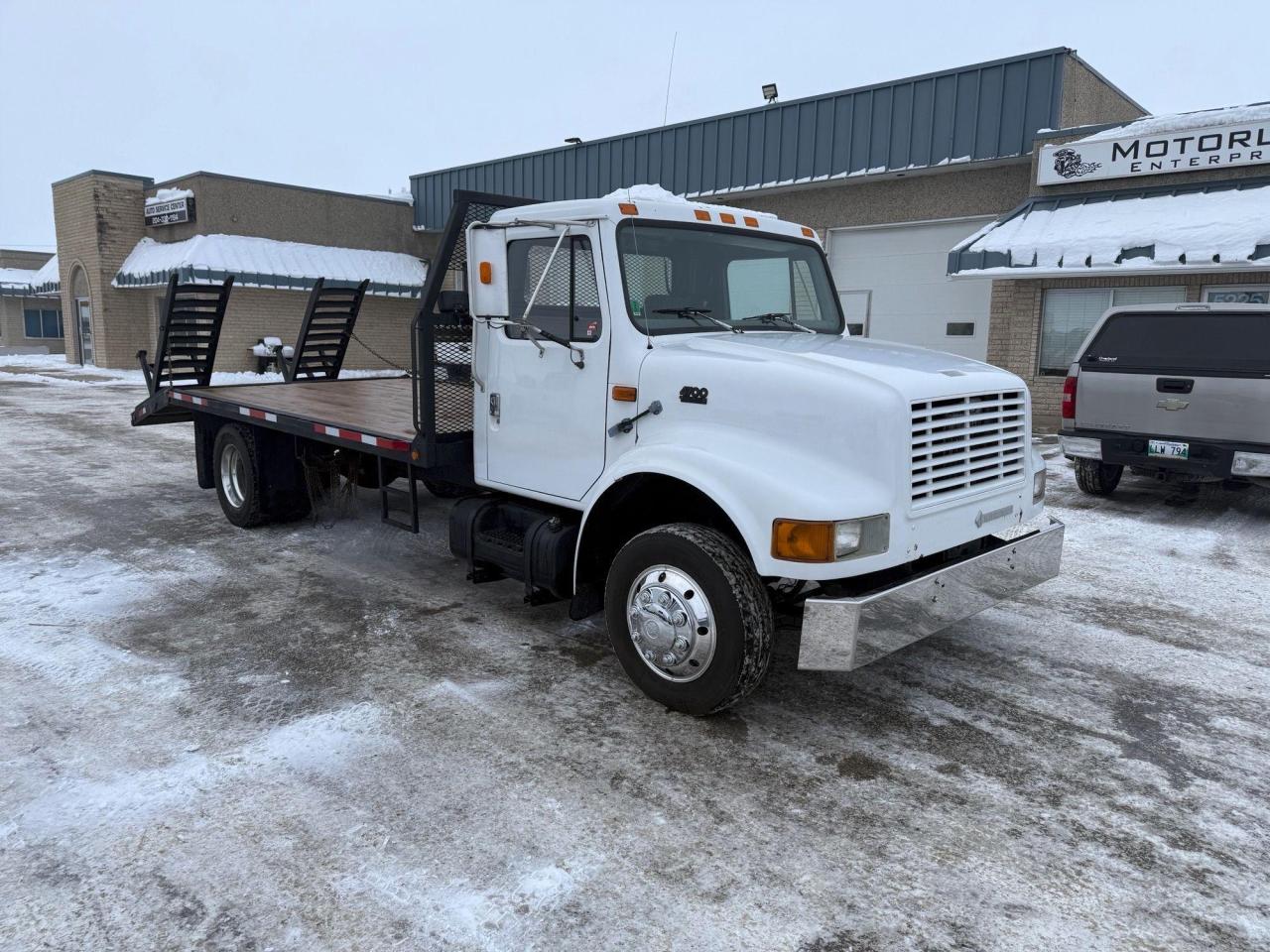 1997 International 4700 444E - Photo #2