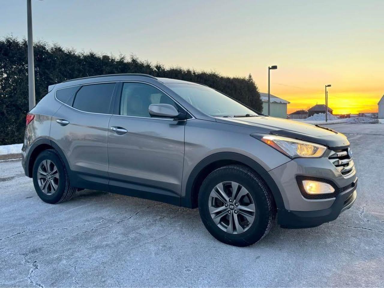 Used 2015 Hyundai Santa Fe Sport 2.0L -AWD for sale in Gloucester, ON