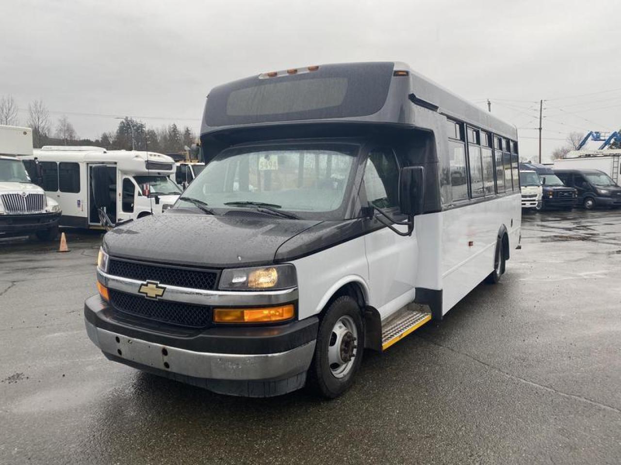 Used 2018 Chevrolet Express G4500 21 Passenger Bus with Wheelchair Accessibility for sale in Burnaby, BC