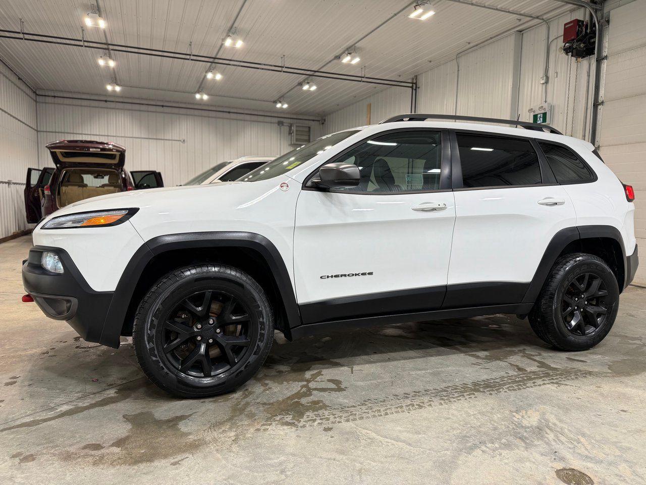 Used 2018 Jeep Cherokee Trailhawk Leather Plus for sale in Winnipeg, MB