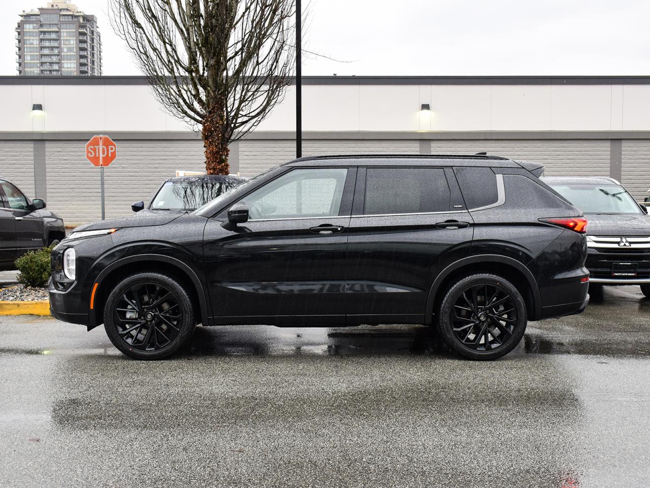 New 2024 Mitsubishi Outlander Noir - Annual Demo Clearout! Over $5000 in Savings for sale in Coquitlam, BC