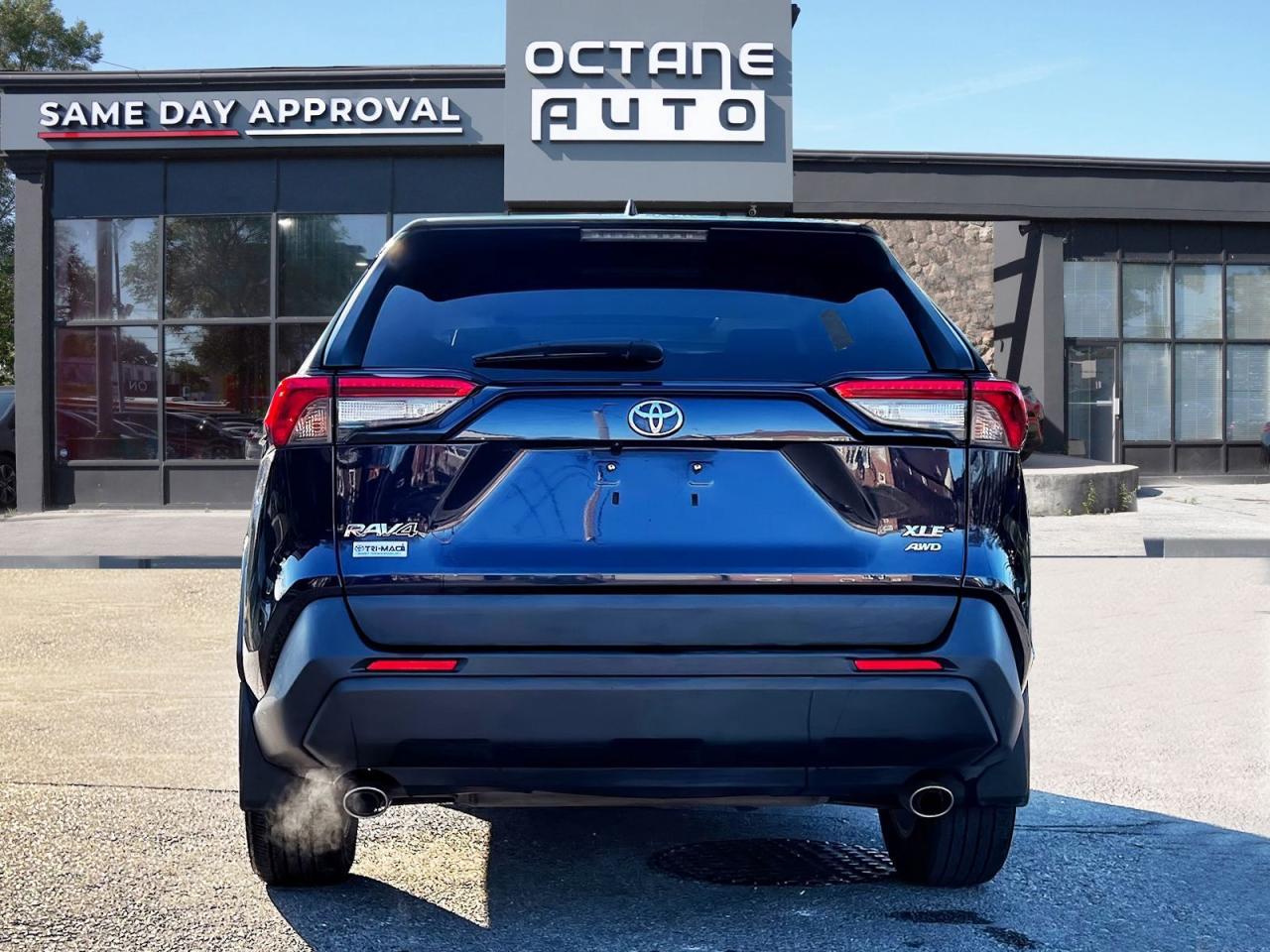 2021 Toyota RAV4 XLE AWD - Photo #4