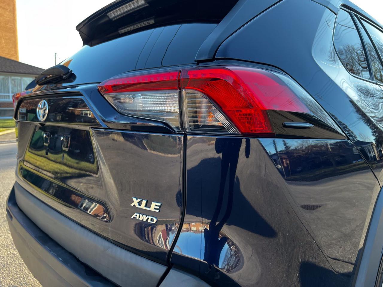 2021 Toyota RAV4 XLE AWD - Photo #6