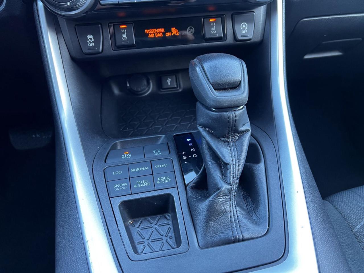 2021 Toyota RAV4 XLE AWD - Photo #10