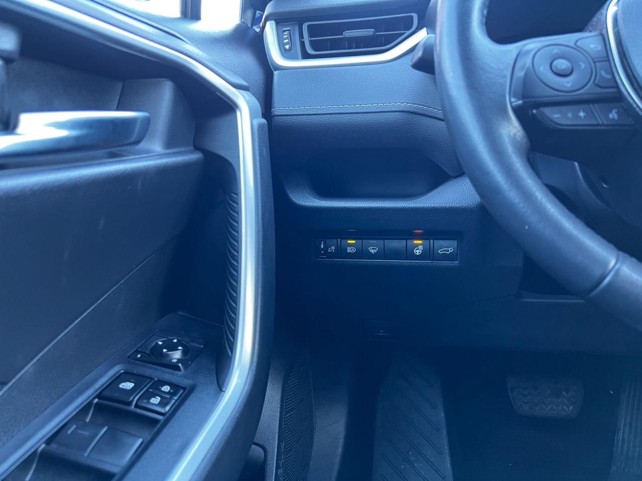 2021 Toyota RAV4 XLE AWD - Photo #17