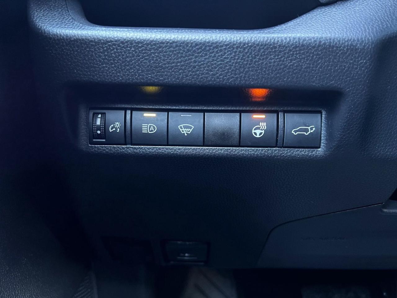 2021 Toyota RAV4 XLE AWD - Photo #18