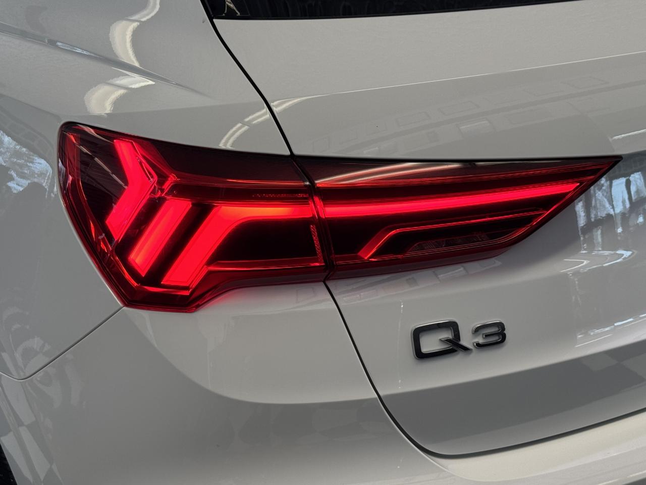 2021 Audi Q3 Progressiv BLK Optic PKG+S-LINE SPORT+CLEAN CARFAX - Photo #60