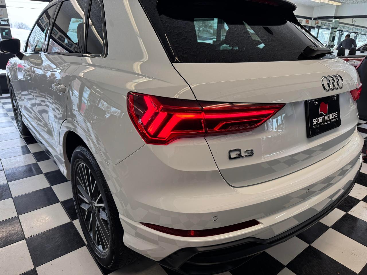 2021 Audi Q3 Progressiv BLK Optic PKG+S-LINE SPORT+CLEAN CARFAX - Photo #39