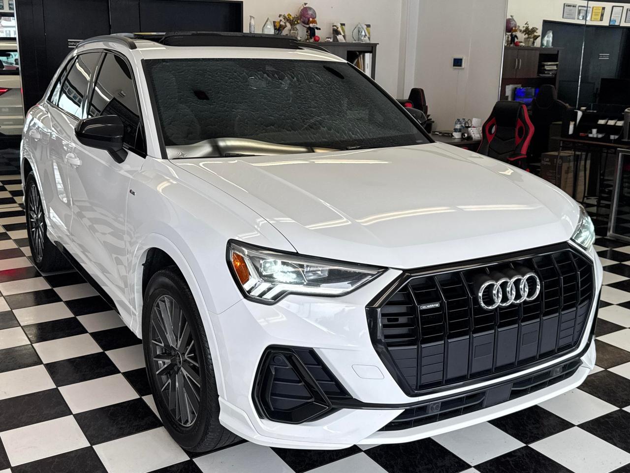 2021 Audi Q3 Progressiv BLK Optic PKG+S-LINE SPORT+CLEAN CARFAX - Photo #9