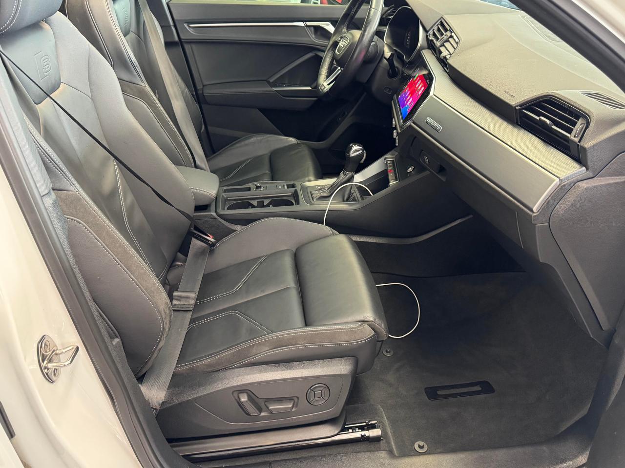 2021 Audi Q3 Progressiv BLK Optic PKG+S-LINE SPORT+CLEAN CARFAX - Photo #22
