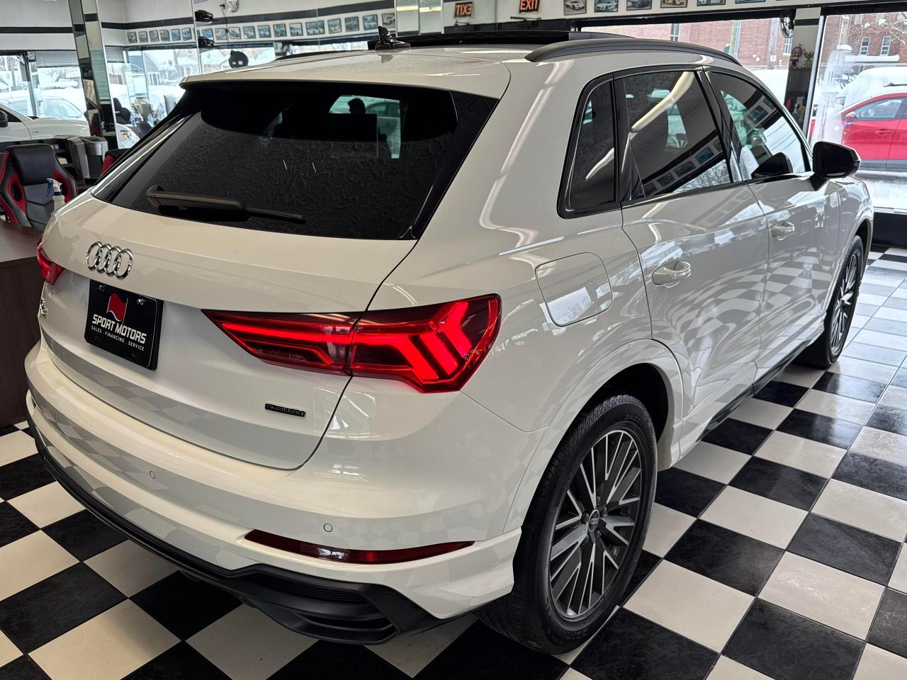2021 Audi Q3 Progressiv BLK Optic PKG+S-LINE SPORT+CLEAN CARFAX - Photo #8