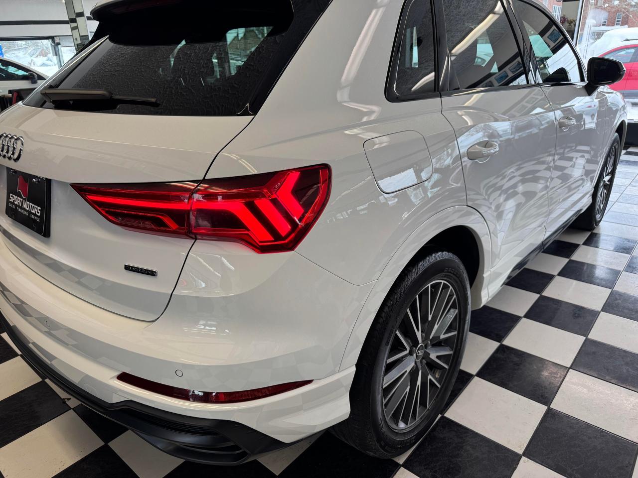 2021 Audi Q3 Progressiv BLK Optic PKG+S-LINE SPORT+CLEAN CARFAX - Photo #40