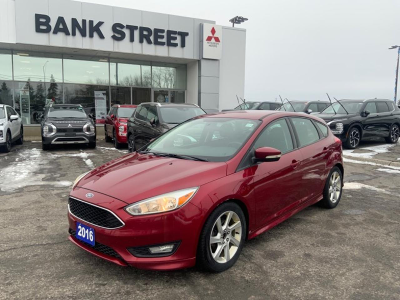 Used 2016 Ford Focus 5DR HB SE for sale in Gloucester, ON