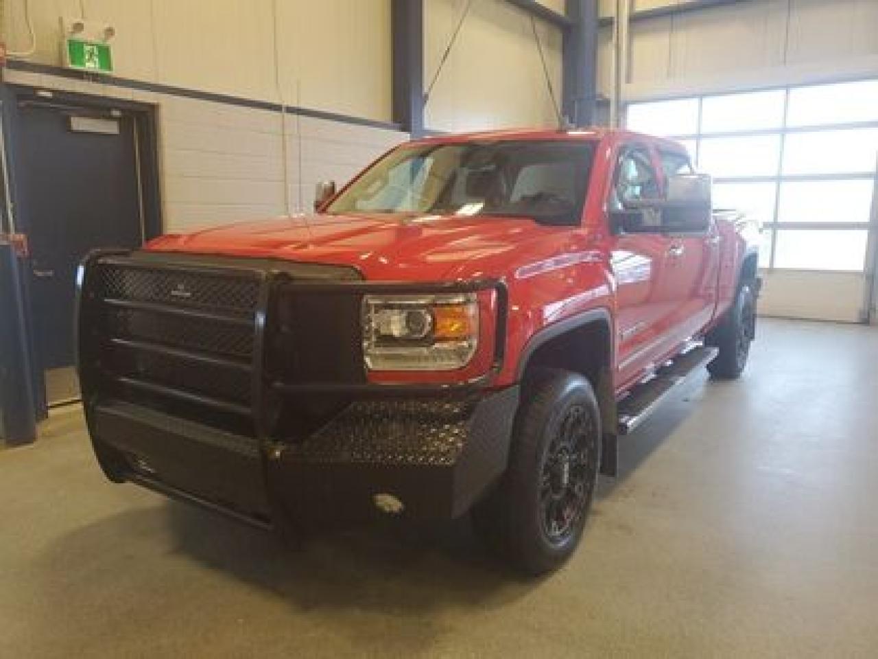 Used 2015 GMC Sierra 2500 HD SLT for sale in Moose Jaw, SK