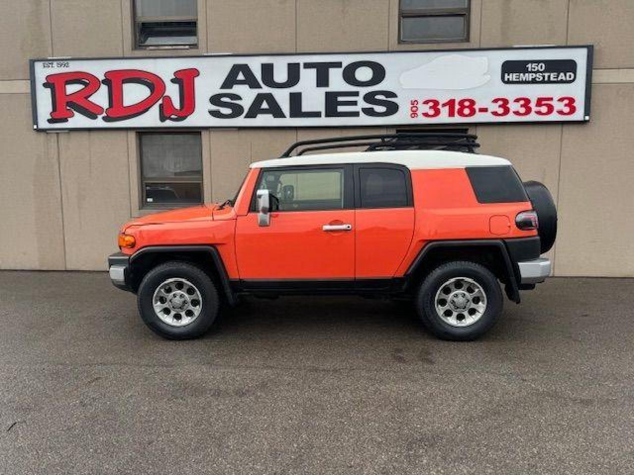 Used 2013 Toyota FJ Cruiser 4X4,4DR,4.0 V6 for sale in Hamilton, ON