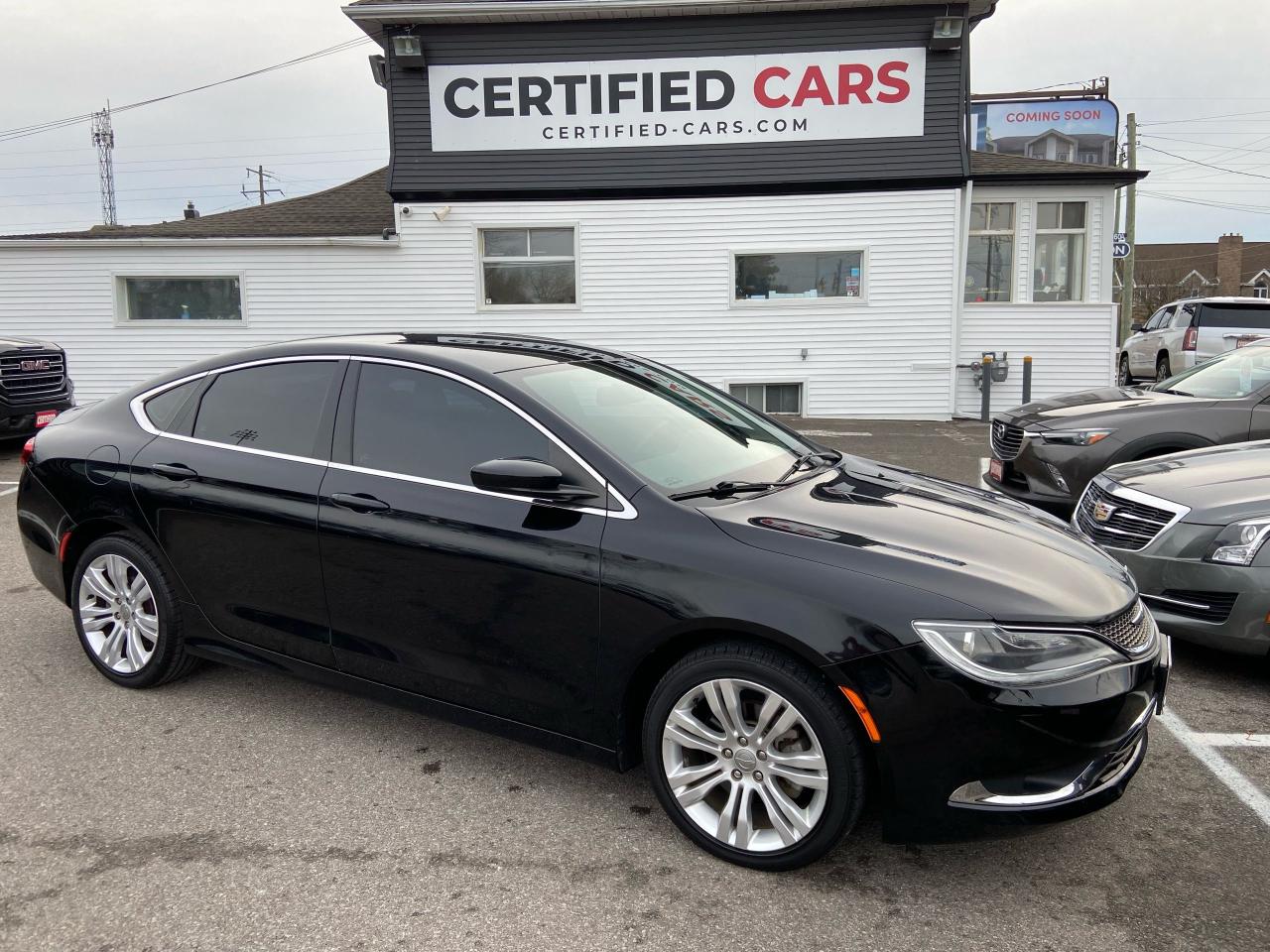 Used 2016 Chrysler 200 Limited ** HTD SEATS, BLUETOOTH , BACK CAM ** for sale in St Catharines, ON